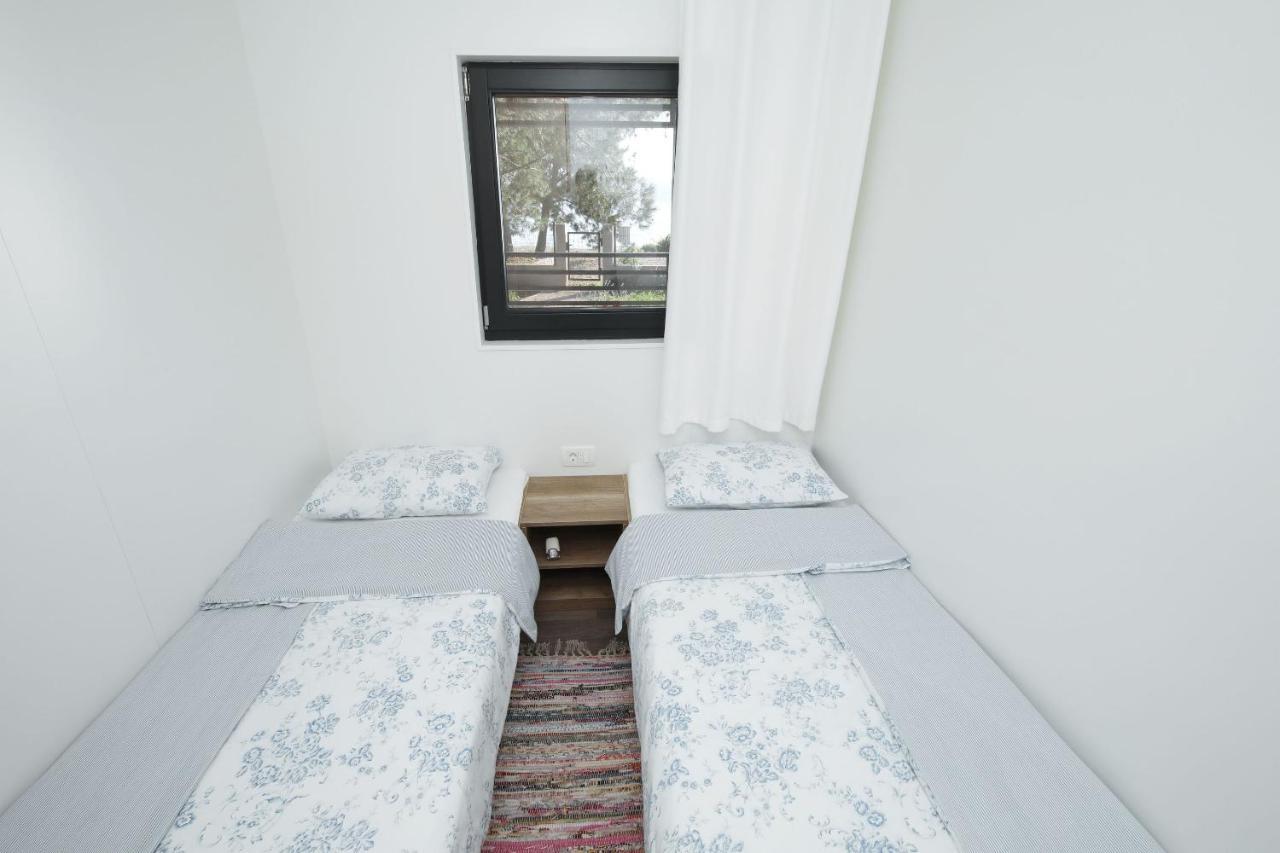 Mobile Home Safir Biograd Na Moru Exteriör bild
