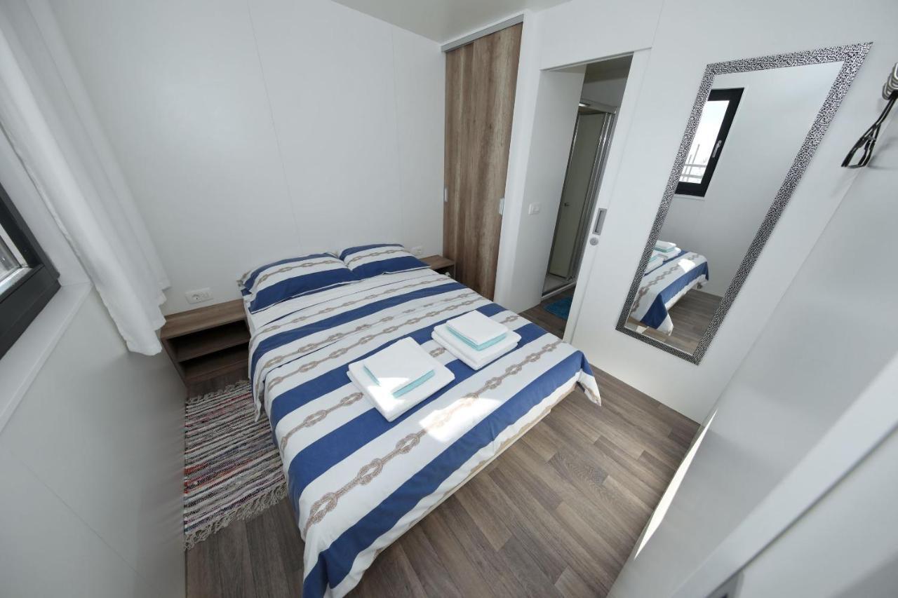 Mobile Home Safir Biograd Na Moru Exteriör bild